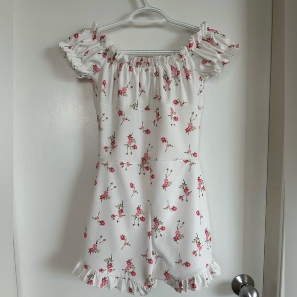 Missguided Floral Pattern BARDOT Romper - Picture 3 of 4